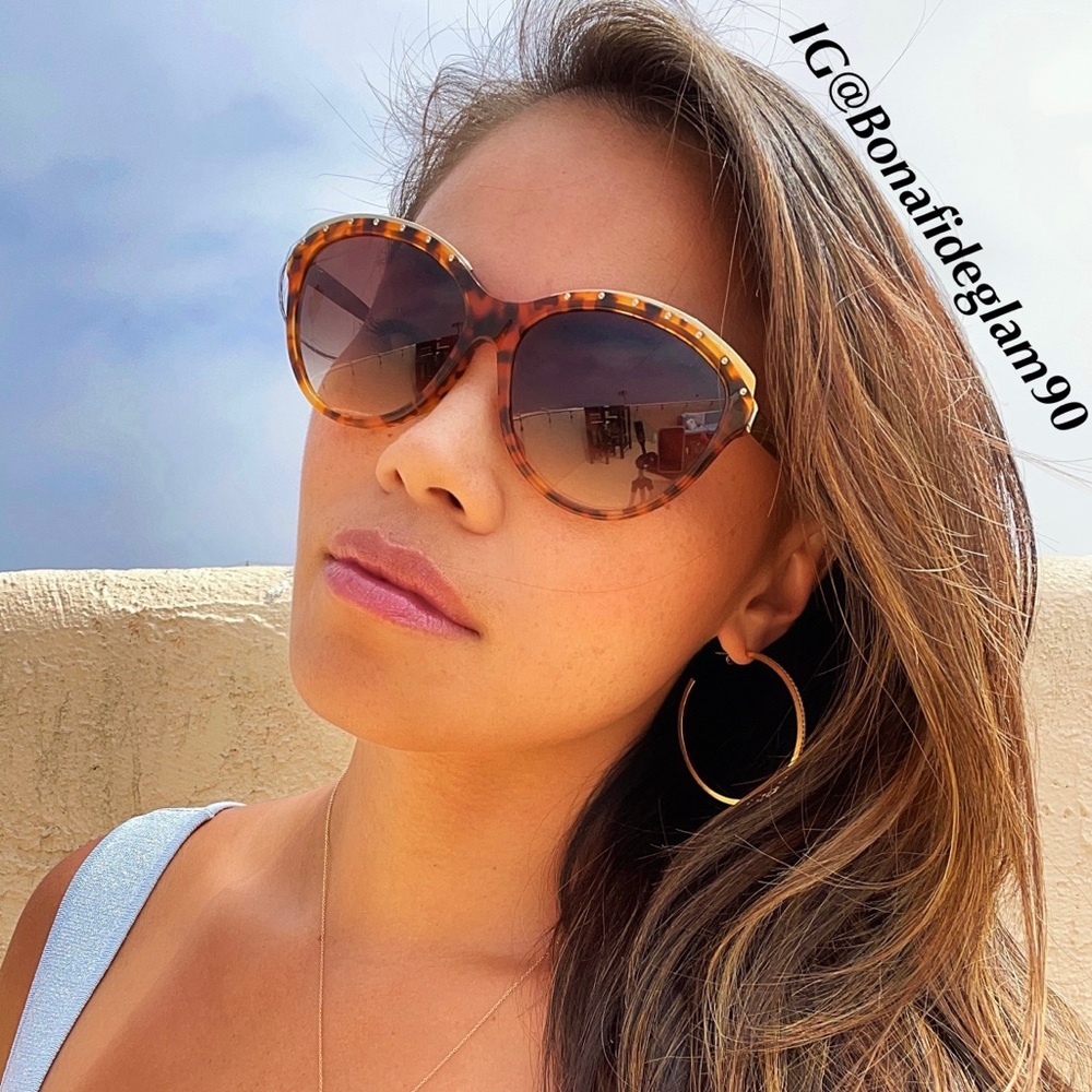 Alexander McQueen women’s AMQ 4241/S tortoise Havana gold cat-eye sunglasses - Picture 15 of 16